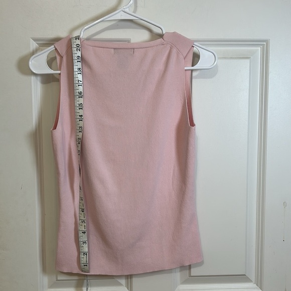 City silk stretch, sleeveless V-neck sweater size small pink - Picture 4 of 4